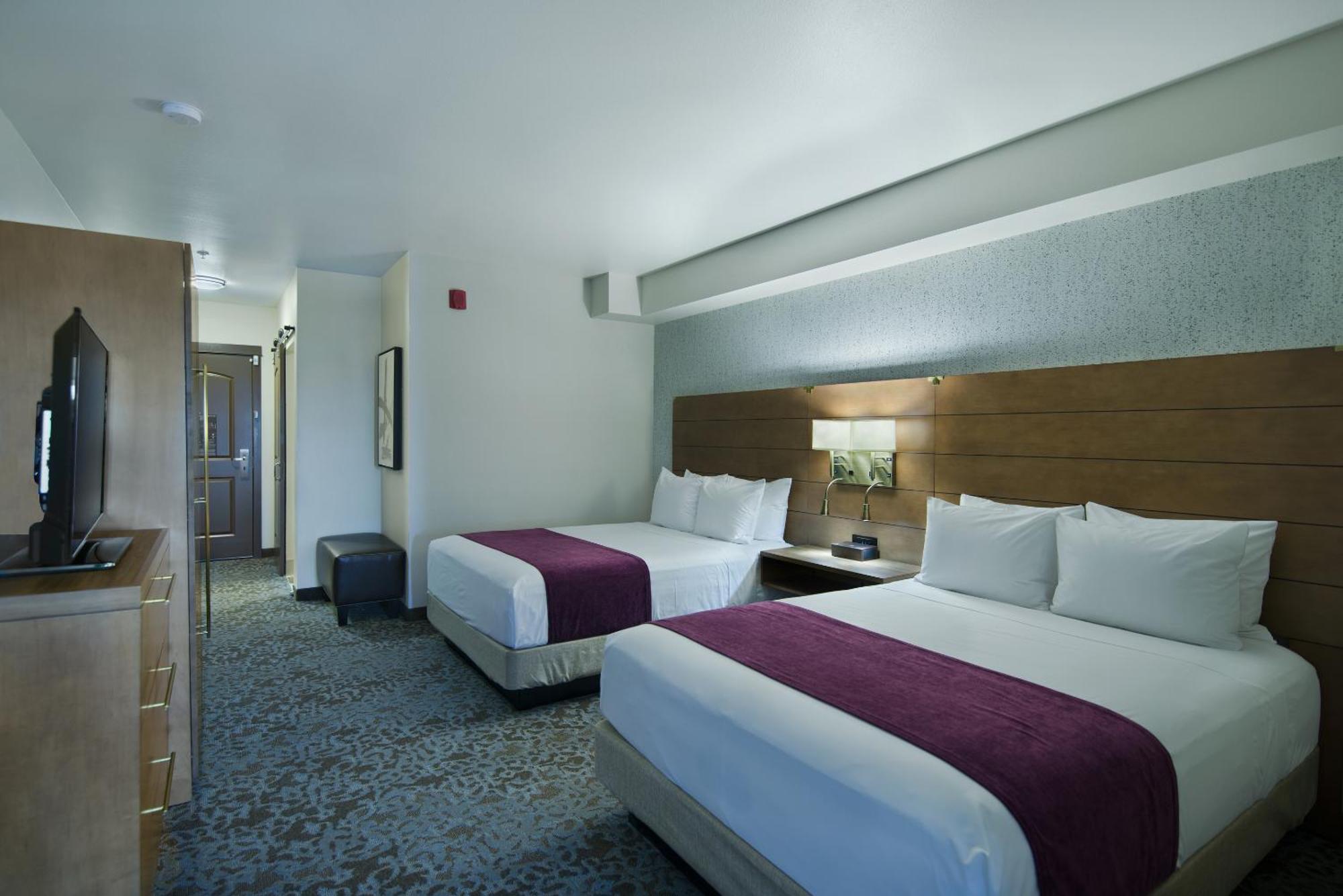 Oxford Suites Sonoma - Ронерт Парк Стая снимка