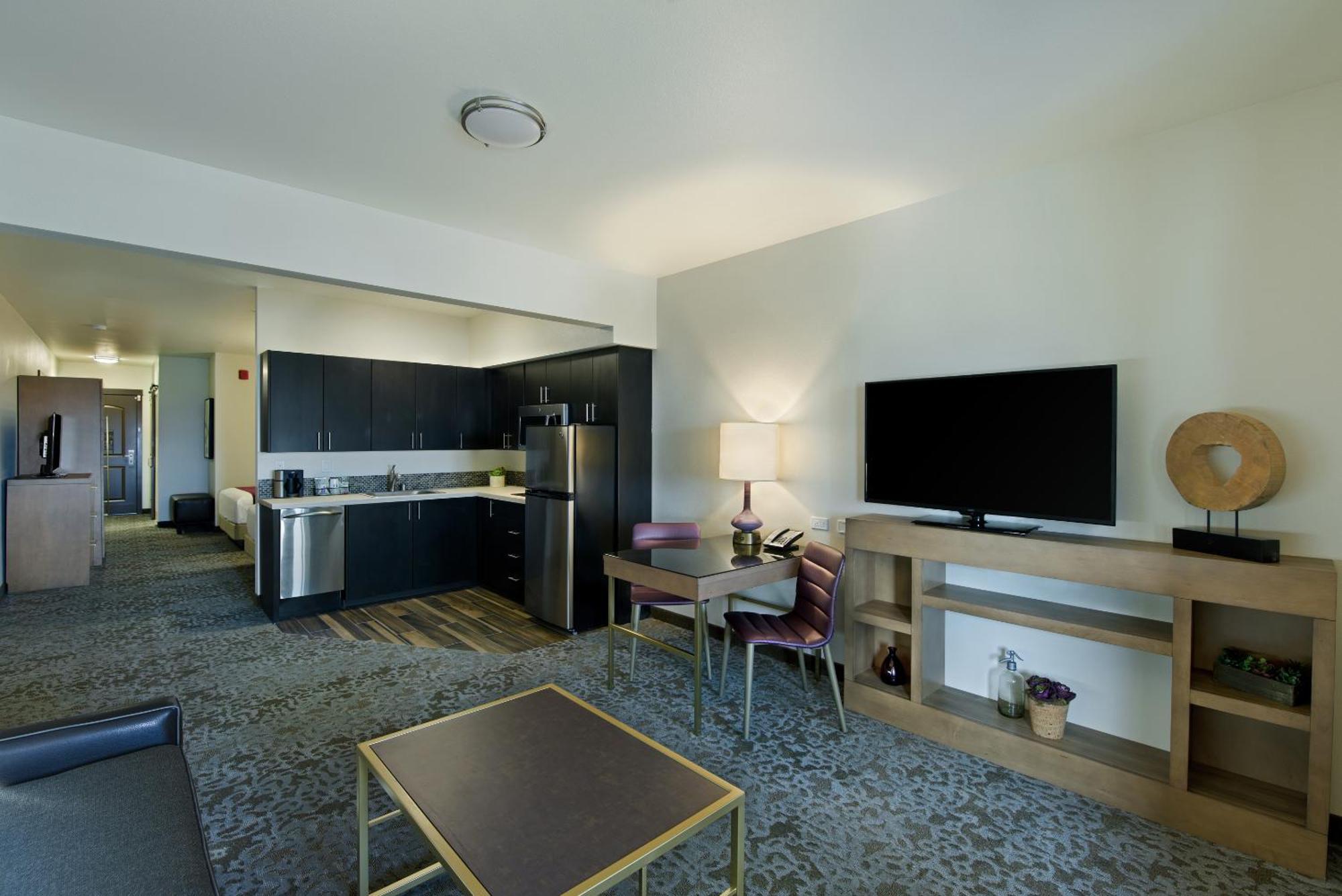 Oxford Suites Sonoma - Ронерт Парк Стая снимка