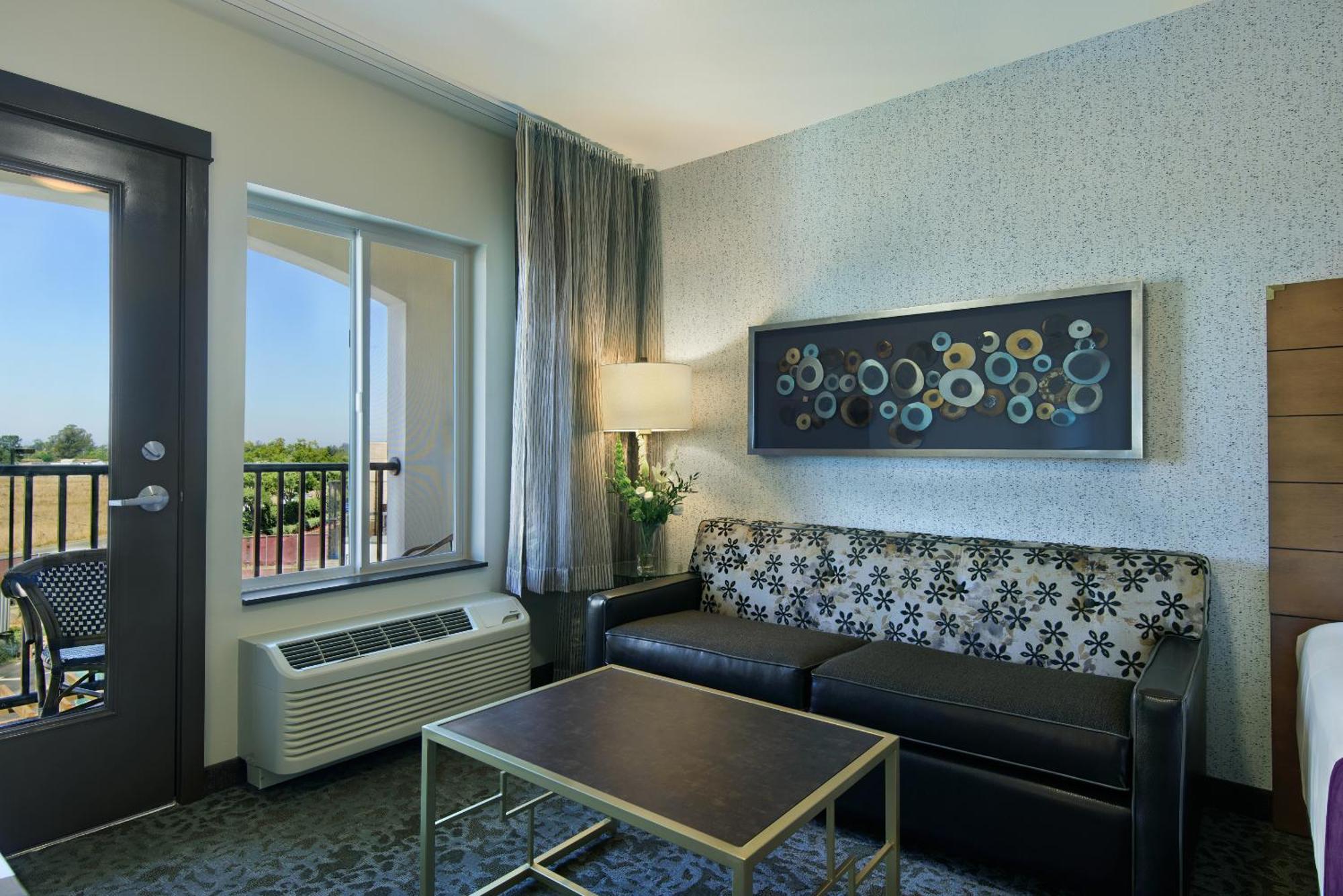Oxford Suites Sonoma - Ронерт Парк Стая снимка