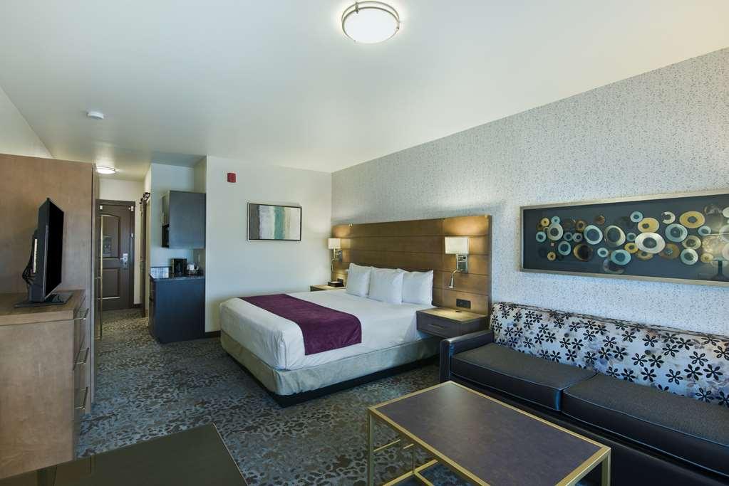 Oxford Suites Sonoma - Ронерт Парк Стая снимка