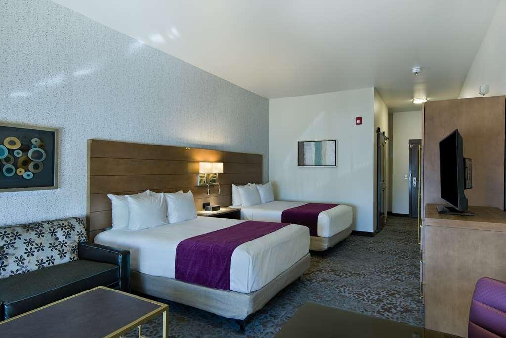 Oxford Suites Sonoma - Ронерт Парк Стая снимка