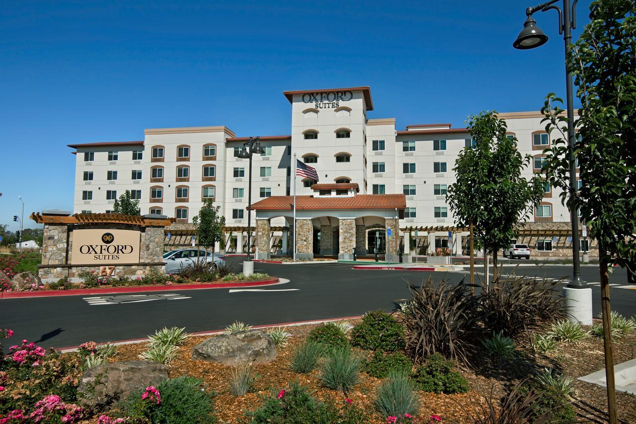Oxford Suites Sonoma - Ронерт Парк Екстериор снимка